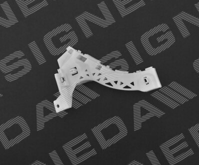 Кронштейн бампера на Mazda 3 2003-2006 Signeda PMZ43071BR
