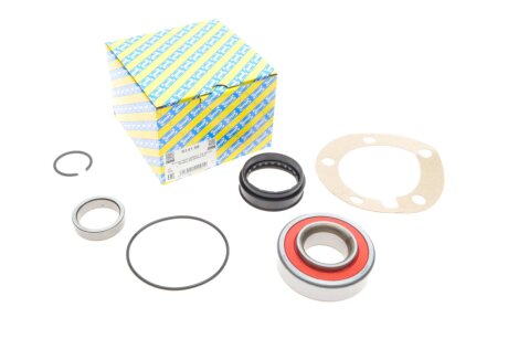 Підшипник маточини (задньої) Toyota Hilux 2.5 05-15 SNR (opt-om) SNR NTN R141.56