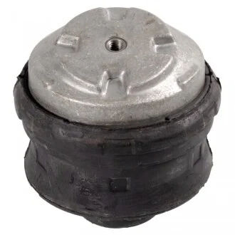 Опора двигуна гумометалева MERCEDES W210 1996-2003 L/R -ua SWAG 10130095