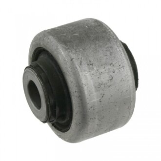 Сайлентблок важеля SWAG 62 92 7015