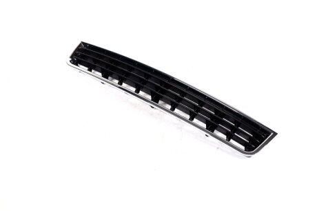 Решітка бамп. середня AUDI A4 01-04 TEMPEST 013 0074 910