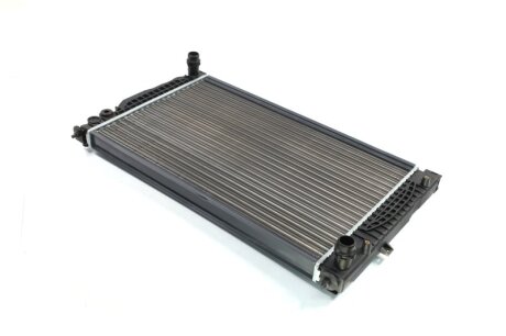 Радіатор охолодження VW PASSAT 96-05,A4,A6 (2,4-2,8L,2,5TD MT) TEMPEST TP.151060497