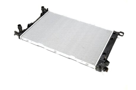 Радіатор охолодження Audi A4, Q5 08-15 (МКПП) TEMPEST TP.1560321