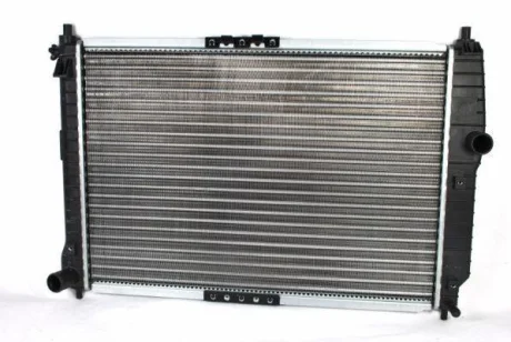 Радіатор двигуна (мкпп) CHEVROLET AVEO / KALOS DAEWOO KALOS 1.2-1.6 09.02- THERMOTEC D70011TT