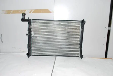 Радіатор двигуна (мкпп) HYUNDAI ELANTRA IV, I30 KIA CEE\'D, PRO CEE\'D 1.4-2.0LPG 06.06-02.13 THERMOTEC D70301TT