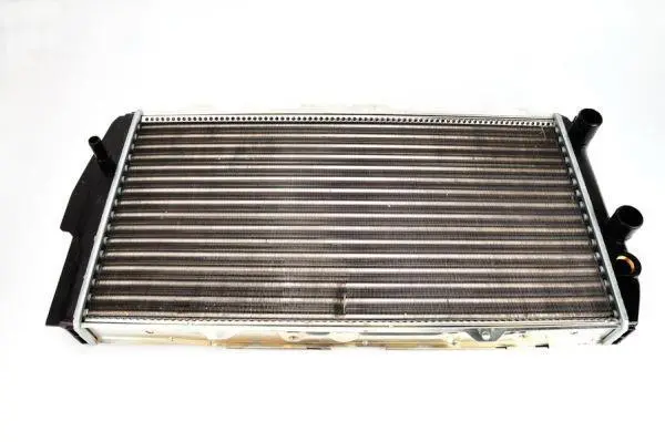 Радіатор двигуна (акпп/мкпп) AUDI 100 C2, 100 C3, 200 C2, 200 C3 1.6-2.3 06.76-12.91 THERMOTEC D7A019TT (фото 1)