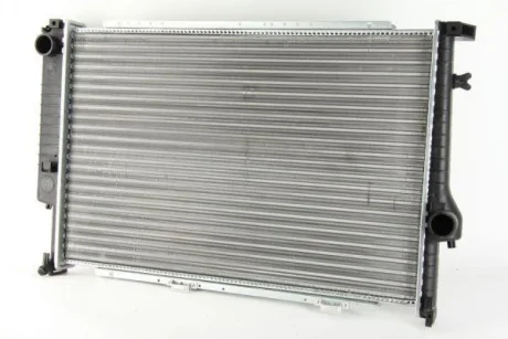 Радіатор двигуна (акпп/мкпп) BMW 5 (E34), 7 (E32), 8 (E31) 2.4D-5.6 03.88-12.96 THERMOTEC D7B018TT