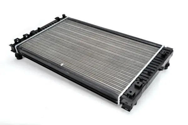 Радіатор двигуна (акпп) AUDI A4 B5, A6 C4, A6 C5, ALLROAD C5 SKODA SUPERB I VW PASSAT B5, PASSAT B5.5 1.8-4.0 01.95-03.08 THERMOTEC D7W052TT (фото 1)