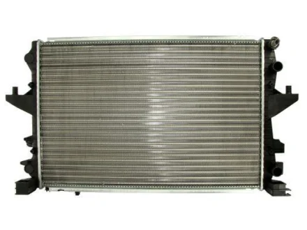 Радіатор двигуна (мкпп) VW CALIFORNIA T5 CAMPER, MULTIVAN T5, POLO IV, TRANSPORTER T5 1.9D-3.2 09.02- THERMOTEC D7W062TT
