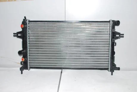 Радіатор двигуна (акпп/мкпп) OPEL ASTRA H, ASTRA H CLASSIC, ASTRA H GTC, ZAFIRA B 1.2-1.8 01.04-04.15 THERMOTEC D7X032TT