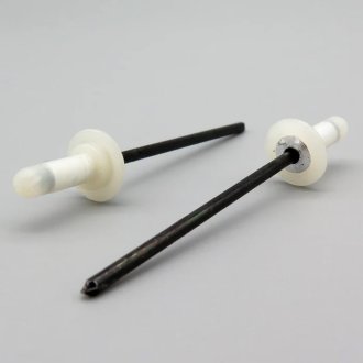 Заклепка молдинга лобового стекла Lexus (выр-во) TOYOTA 7554751021