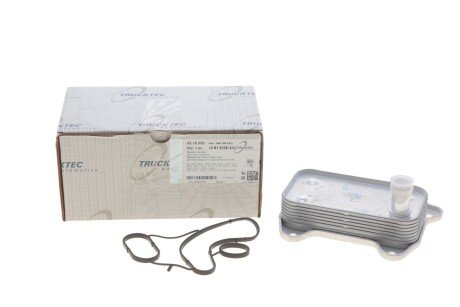 Радиатор масляный MB Sprinter/Vito OM611/646 (теплообменник) AUTOMOTIVE UA63 TRUCKTEC 02.18.050