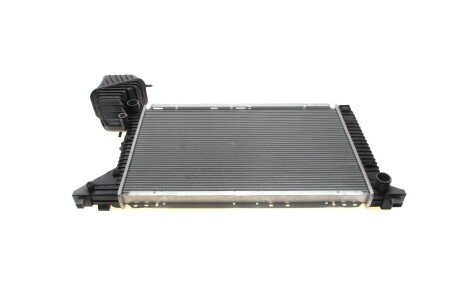 Радіатор охолодження MB Sprinter 2.2-2.7CDI 00-06 AUTOMOTIVE UA63 TRUCKTEC 02.40.173