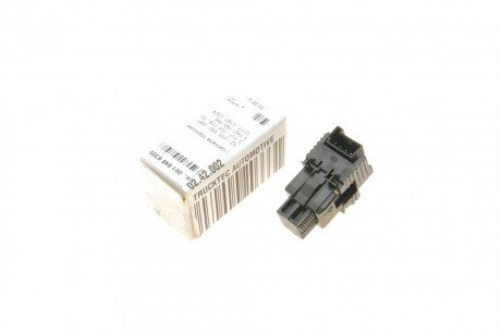 Датчик педалі гальма MB Sprinter/VW Crafter 06-/Vito (447) 14- (4 конт.) AUTOMOTIVE UA63 TRUCKTEC 02.42.002