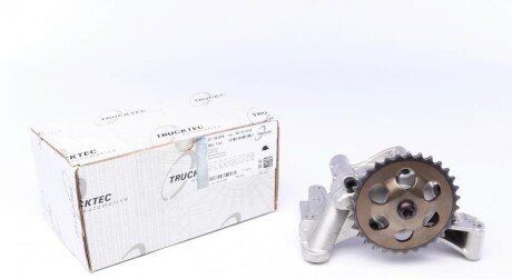 Насос масляний VW T5/Caddy II/III/Touran/Passat/Golf 1.6-2.0 94- AUTOMOTIVE UA63 TRUCKTEC 07.18.016