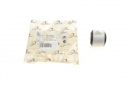 Сайлентблок важеля (заднього/зверху/всередині) Audi Q7/VW Touareg 02- (поперечного) (opt-om) TRUCKTEC 07.32.053