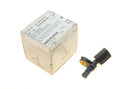 Датчик ABS (передній) VW Caddy 20-/Golf VII/Passat/Skoda Roomster 08- (L) AUTOMOTIVE UA63 TRUCKTEC 07.35.170