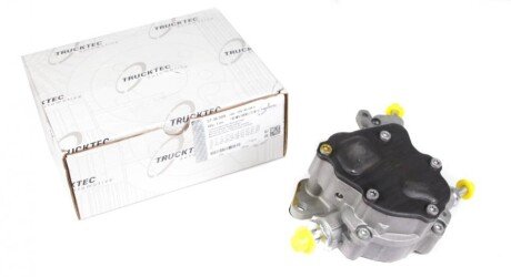 Насос тандемний (вакуумно-паливний).) VW Caddy III 1.9/2.0 TDI 04-10 AUTOMOTIVE (opt-om) TRUCKTEC 07.36.009