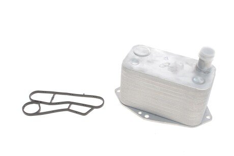 Радіатор масляний BMW 3 (E46)/5 (E39)/7 (E38) 3.0D 98-05 (теплообмінник) (opt-om) TRUCKTEC 08.18.015