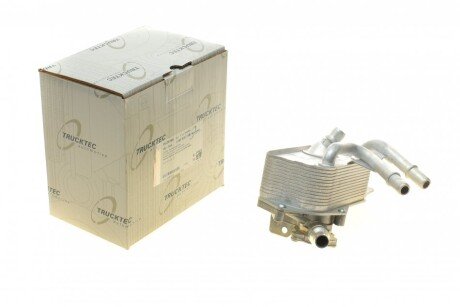 Радіатор масляний AUTOMOTIVE TRUCKTEC 08.25.069