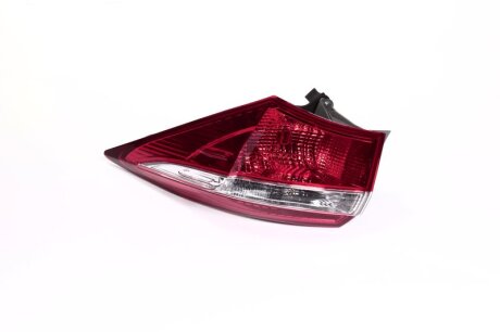 Фонарь задний наружный правый Toyota Corola (14-) (11-C575-05-2B) TYC 11C575052B