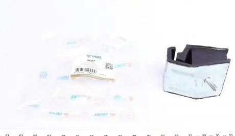 Подушка двигуна (передня) (L) Renault Megane I 1.4-1.6 / Rapid 1.2 -03 UCEL UA63 UC-EL 10457