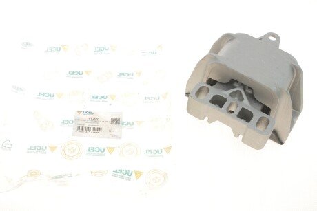 Подушка КПП Audi A3 (8L1) 1.6/VW Bora (1J2) 1.4 16V 1 (L) UCEL UA63 UC-EL 61209
