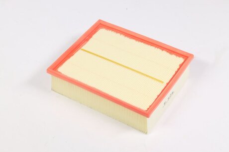 Фільтр повітряний AUDI A6 2.5TDI 97- UFI 30.109.00