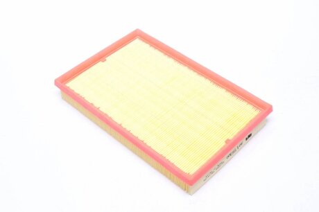 Фільтр повітряний SKODA FABIA 00-, VW GOLF 00-, VW POLO 01- UFI 30.158.00