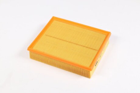 Фільтр повітряний VW PASSAT 96-05, AUDI A4 95-01, A6 97-05 UFI 30.192.00