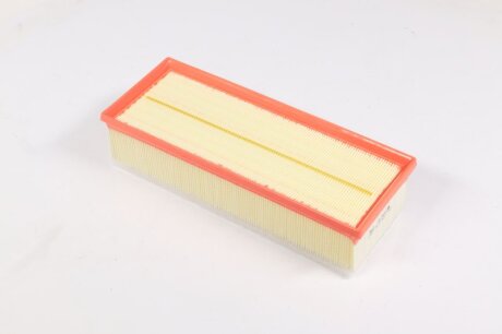 Фільтр повітряний VW GOLF V 03- UFI 30.370.00