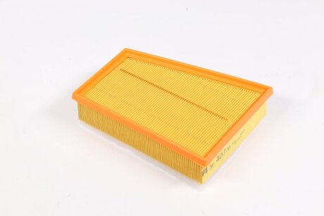 Фільтр повітряний RENAULT FLUENCE 1.5 DCI 10-, MEGANE, SCENIC III 1.9 DCI 08- UFI 30.407.00