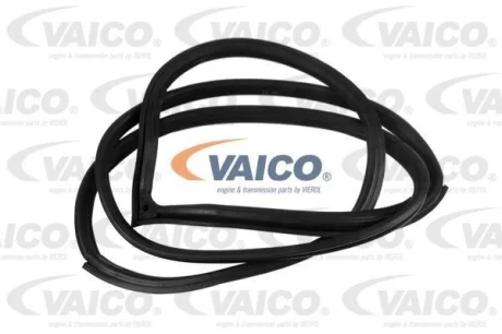 Ущільнення дверей передн прав MERCEDES C T-MODEL (S202), C (W202) 03.93-03.01 VAICO V30-1566