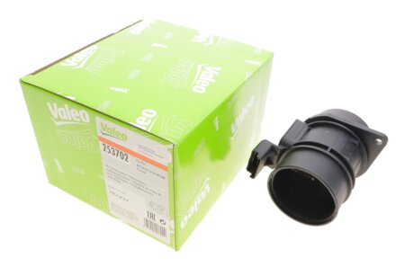 Витратомір повітря Renault Trafic/Opel Vivaro 1.9dCi 01- UA63 Valeo 253702