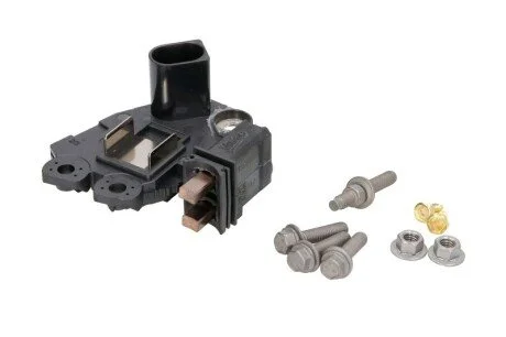 Регулятор напруги (14V) BMW 3 (E46), X3 (E83), X5 (E53) LAND ROVER FREELANDER I 2.0D/3.0D 04.98-08.08 Valeo 593793