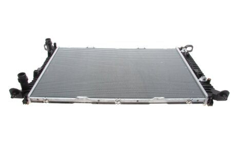 Радіатор охолодження Audi A4/A5/A6/Q3/Q5 1.4-3.0d 07- (opt-om) Valeo 735472