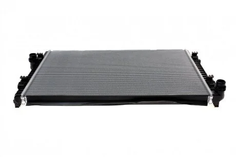 Радиатор охлаждения двигателя VALEO Valeo 735548