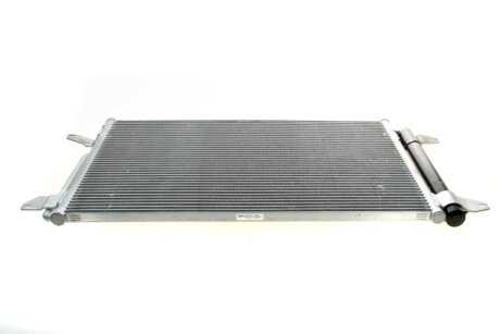 Конденсатор (радиатор) кондиционера Valeo 812665