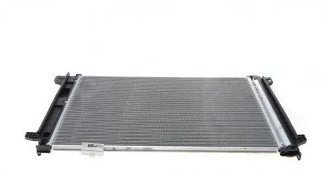 Радіатор кондиціонера MB C-class (W203/W204/ CLS (C218)/E-class (W212) 05- VALEO UA63 Valeo 814044