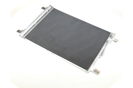 Конденсер кондиціонера Valeo 814301