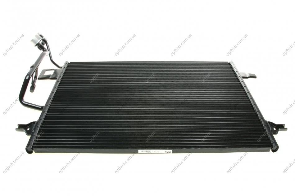 Радіатор кондиціонера VW Passat 1.6-2.8i/1.9-2.5TDI 00-05 VALEO UA63 Valeo 817679 (фото 1)