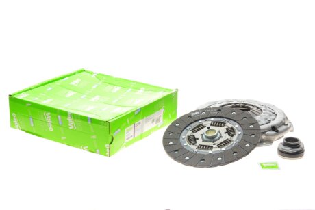 Комплект зчеплення CLUTCH SET NISSAN NAVARA 2.5 DCI 7/2005-> -ua Valeo 832104