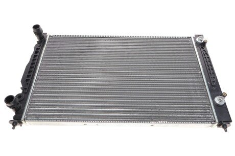 Радіатор охолодження Audi A4/A6/VW Passat 94-05 UA63 Van Wezel 03002122