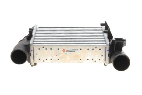 Радіатор інтеркулера Audi A4/A6/VW Passat 1.8/1.9TDI 95-05 (opt-om) Van Wezel 03004112