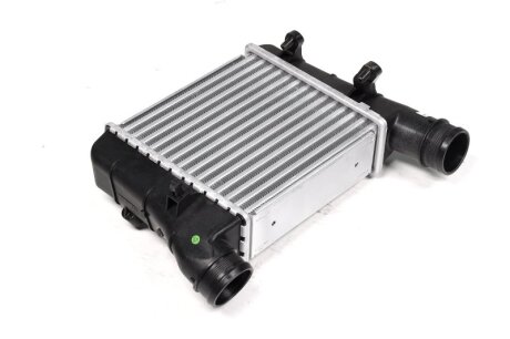 Інтеркулер A4 1.9TDI ALL 01-05 Van Wezel 03004221