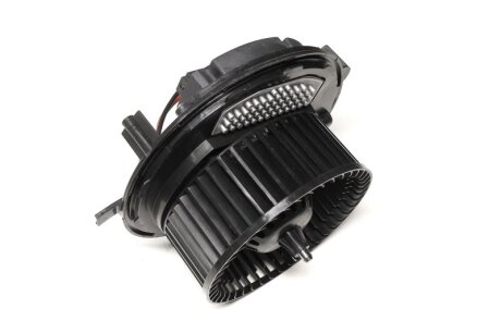 Вентилятор обогревателя VAG (выр-во) Van Wezel 0335773