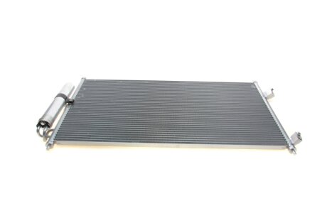 Радіатор кондиціонера (з осушувачем) Nissan X-Trail 2.0/2,5/2,2D 01-13 (opt-om) Van Wezel 13005263