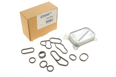 Радіатор масляний Fiat Doblo 1.3JTD 04- (теплообмінник) UA63 Van Wezel 17013702