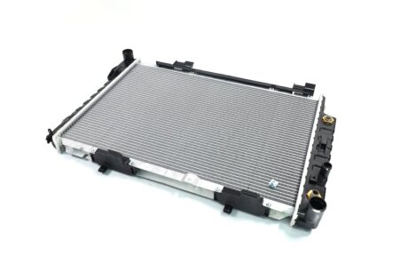 Радіатор MB W202(C) MT/AT +AC 96- Van Wezel 30002174