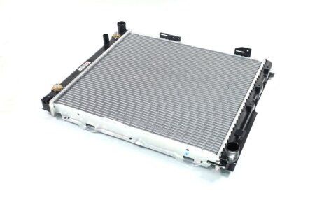 Радіатор охолодження двигуна MB W124 25D/30D 93-95 Van Wezel 30002178